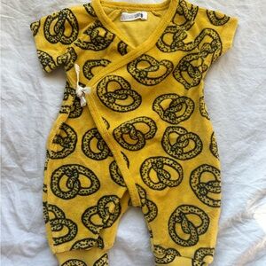 SpearmintLOVE Yellow Pretzel Baby Tie Outfit